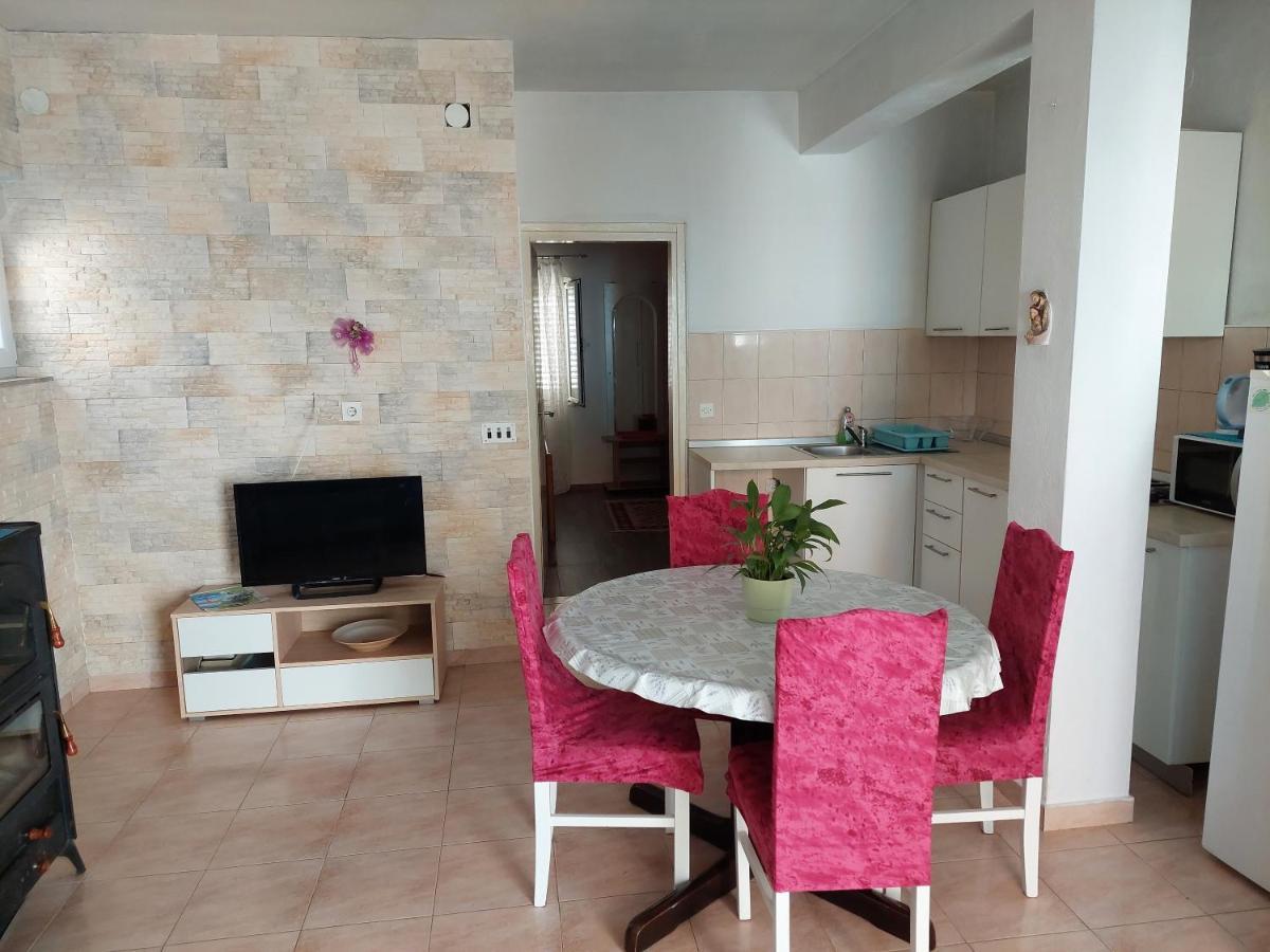 Apartman Lucija Seline Exterior foto